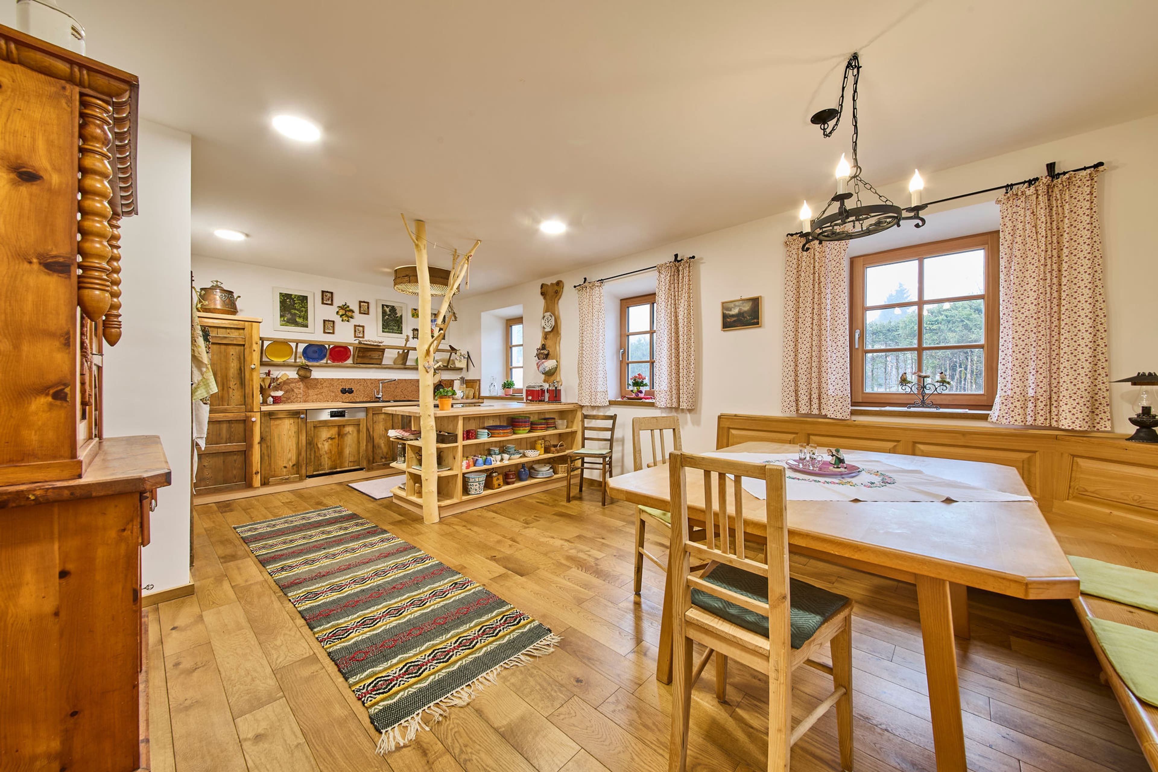 Holiday Home Edt - Image 5